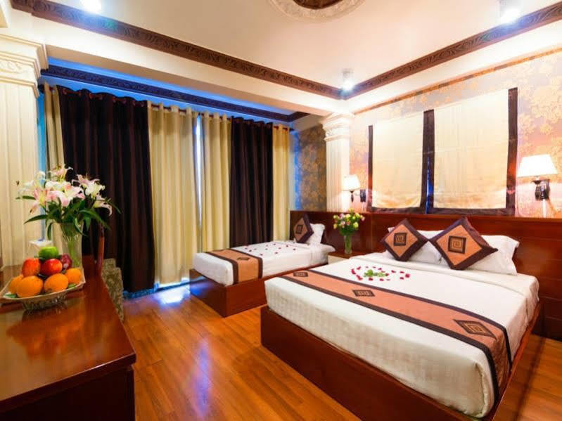 Cosmo Square Hotel Ho Chi Minh City Exterior photo