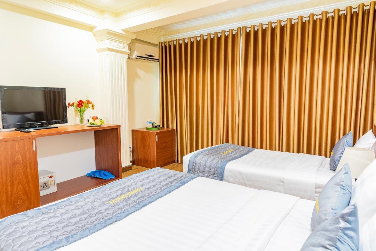 Cosmo Square Hotel Ho Chi Minh City Exterior photo