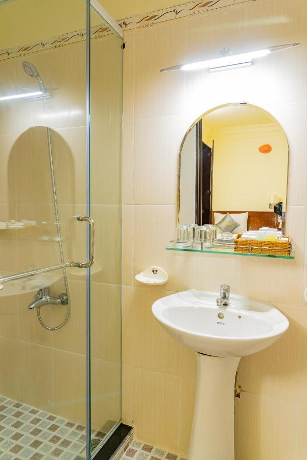 Cosmo Square Hotel Ho Chi Minh City Exterior photo