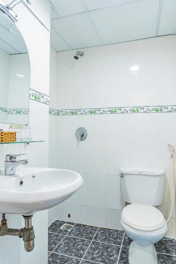 Cosmo Square Hotel Ho Chi Minh City Exterior photo